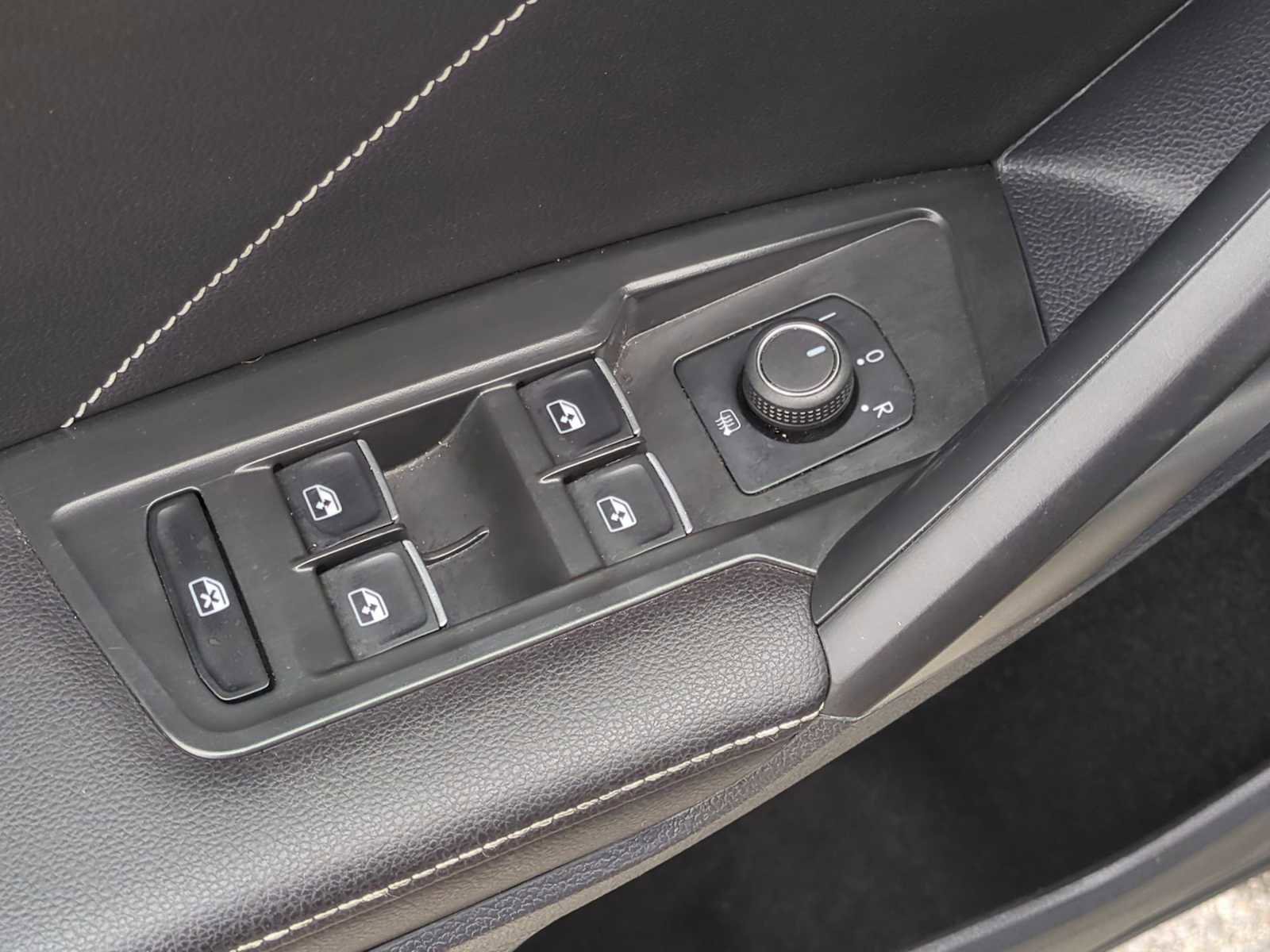 Used 2024 Volkswagen Tiguan SE image 22