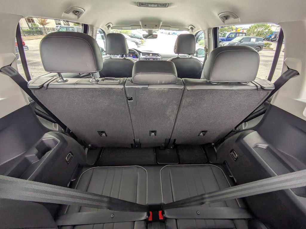 Used 2022 Volkswagen Tiguan SE image 29