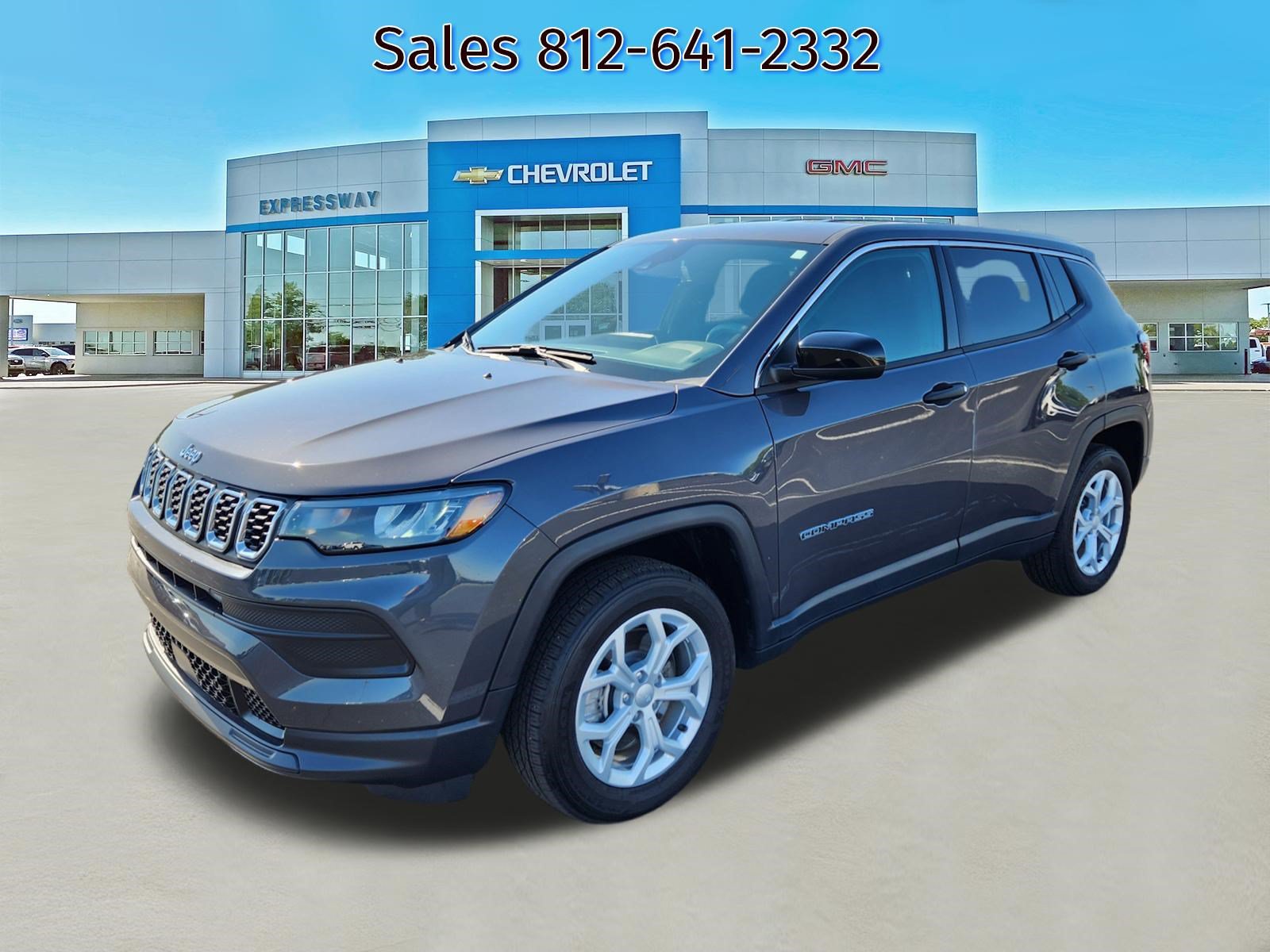 Used 2024 Jeep Compass Sport AWD/4WD image 3