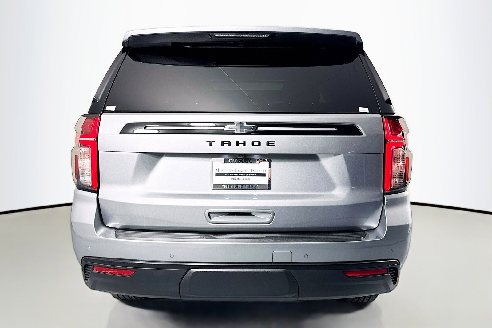 Used 2023 Chevrolet Tahoe Z71 w/ Luxury Package image 3