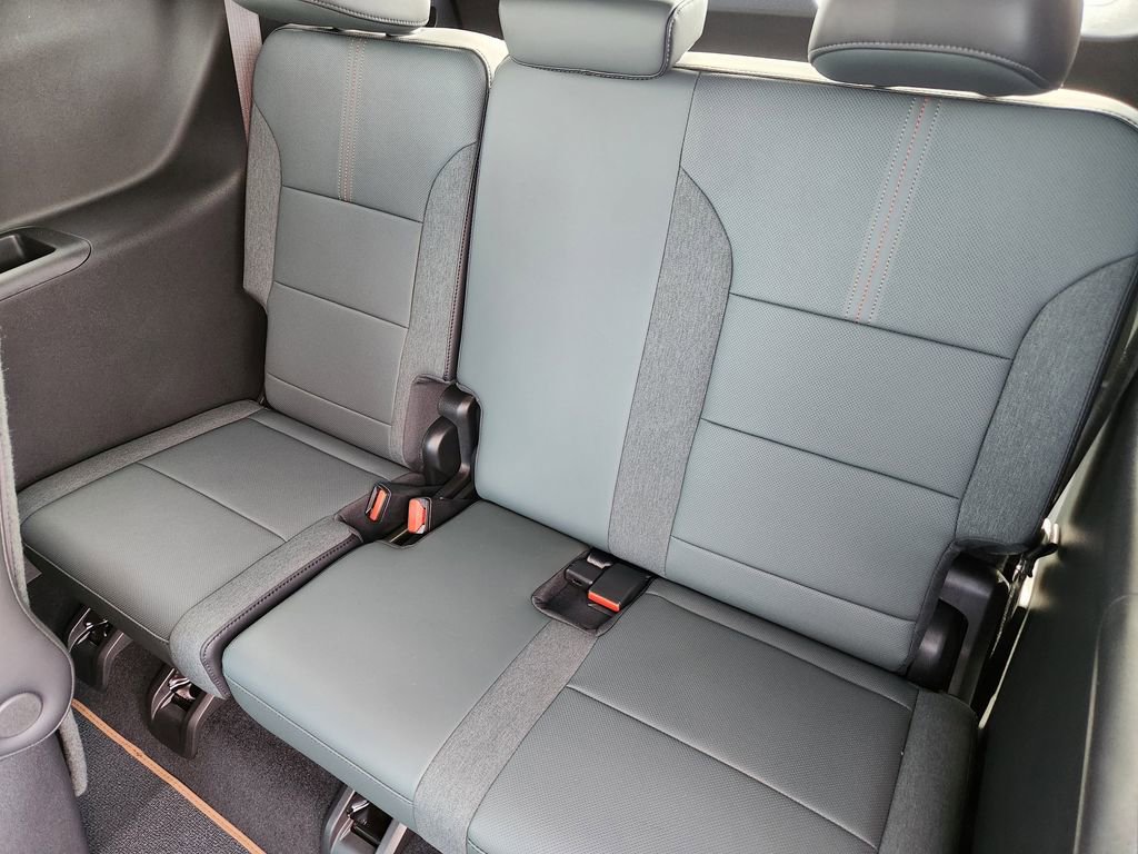 New 2026 GMC Acadia AT4 w/ Luxury Package image 10