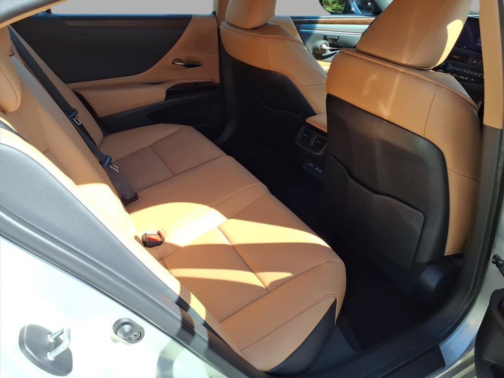 New 2025 Lexus ES 350 w/ Premium Package image 8