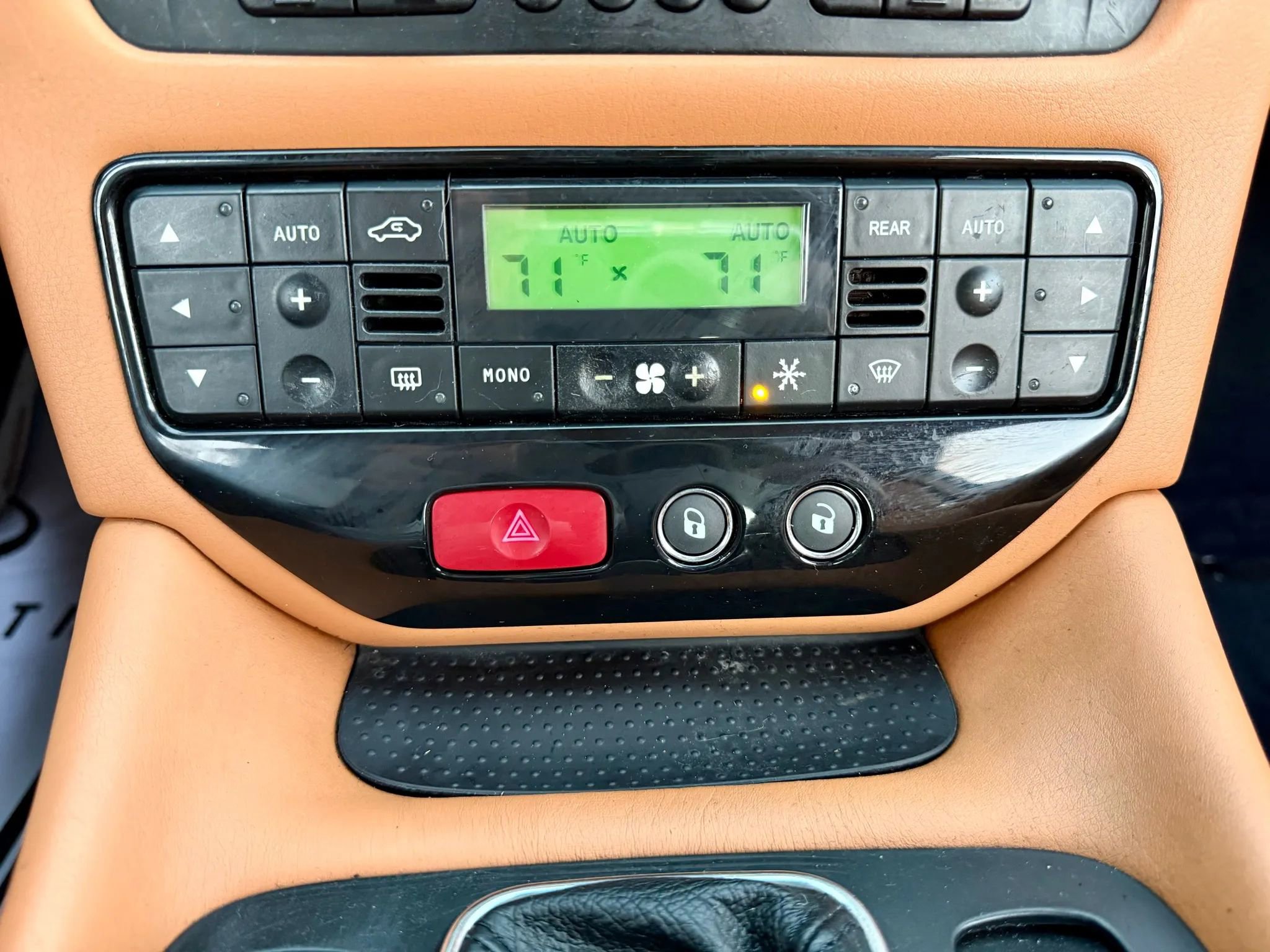 Used 2012 Maserati GranTurismo S image 26