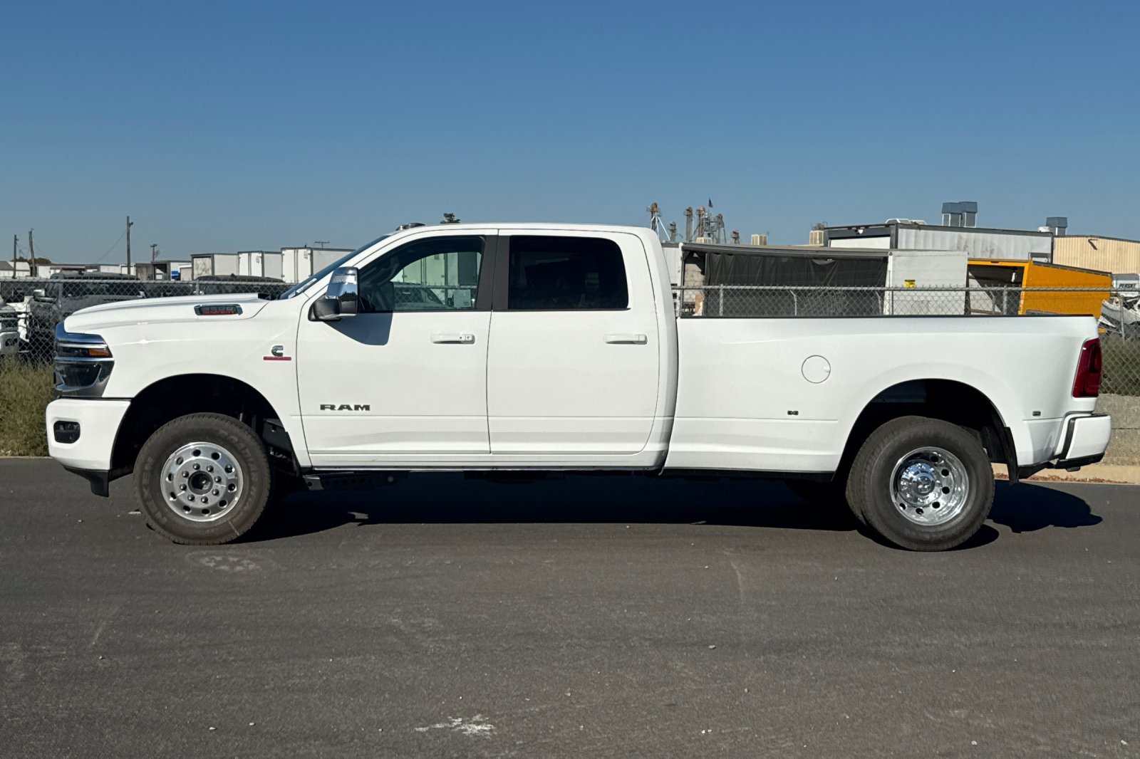 New 2026 RAM 3500 Laramie w/ Max Tow Package AWD/4WD image 6