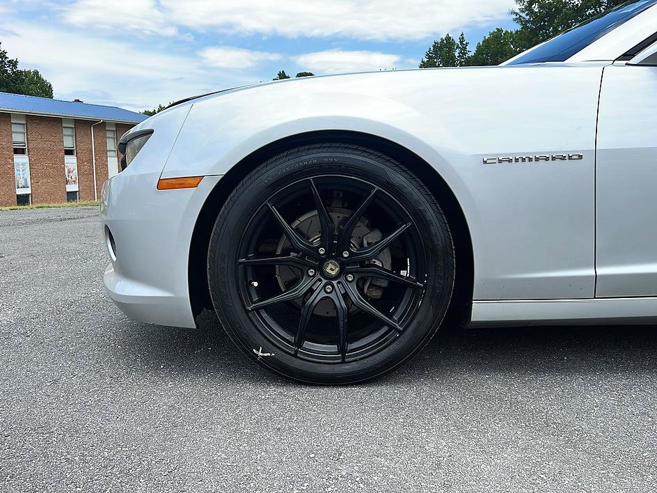Used 2014 Chevrolet Camaro LS RWD image 21