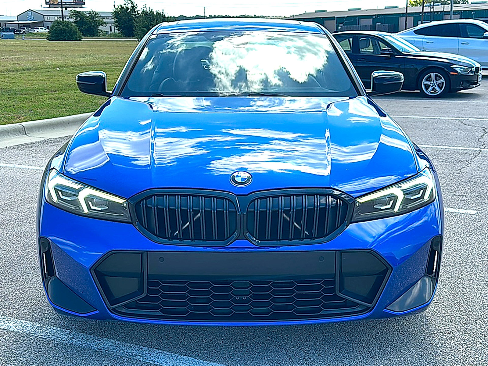 Used 2024 BMW 330i Sedan w/ M Sport Package RWD image 11
