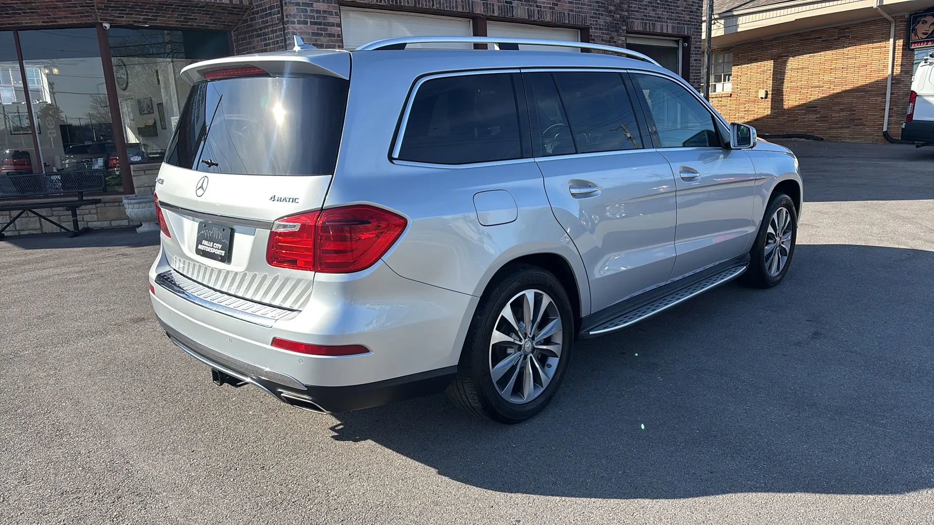 Used 2015 Mercedes-Benz GL 450 4MATIC image 16