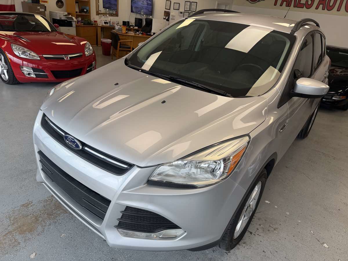 Used 2016 Ford Escape SE w/ SE Leather Comfort Package FWD image 7