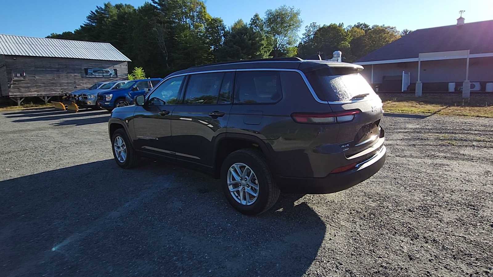 New 2025 Jeep Grand Cherokee L Laredo image 6