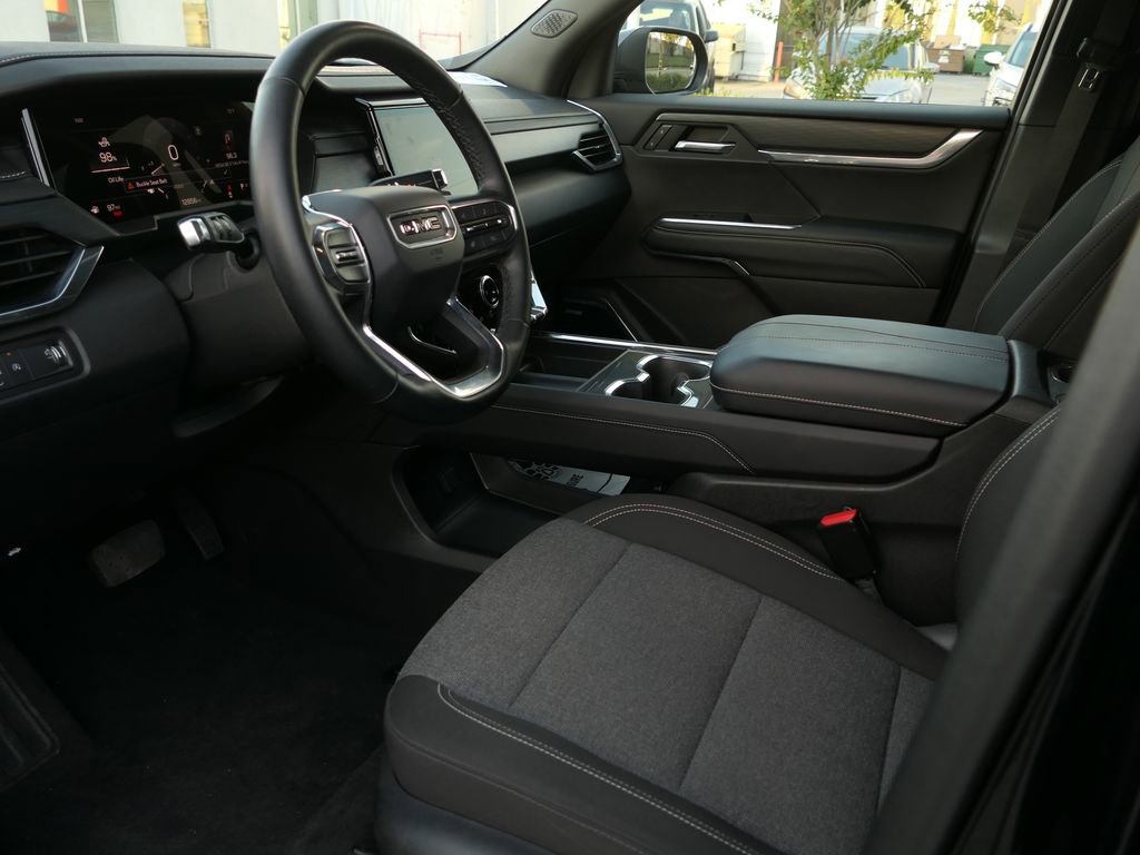 Used 2025 GMC Acadia Elevation image 12