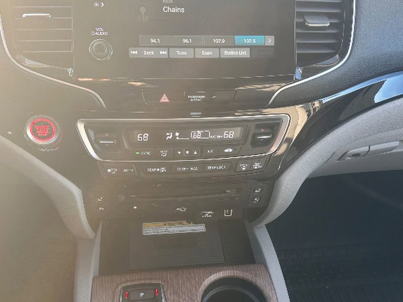 Used 2022 Honda Pilot Elite image 12