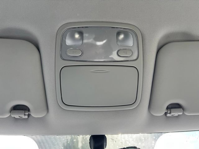 Used 2009 Kia Rondo LX FWD image 32