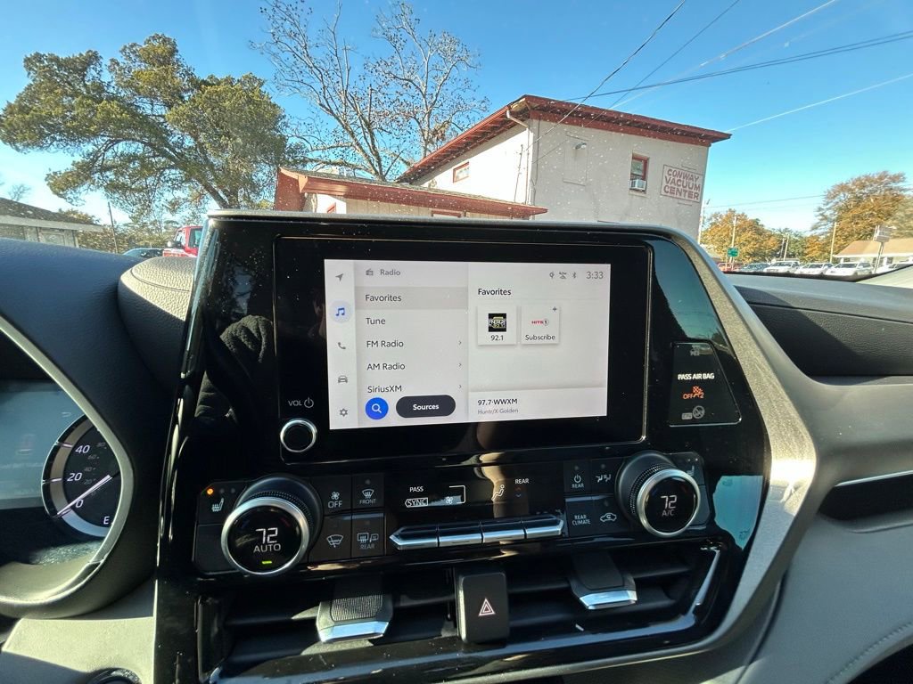 Used 2023 Toyota Highlander XLE image 35