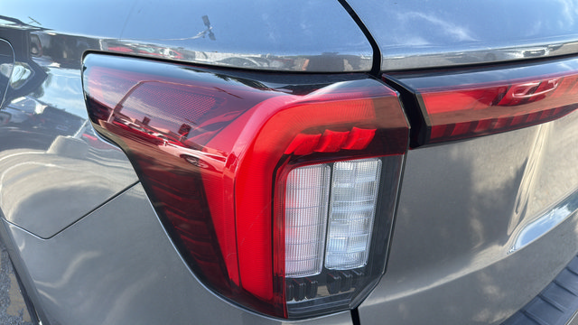 Used 2025 Ford Explorer ST-Line AWD/4WD image 37