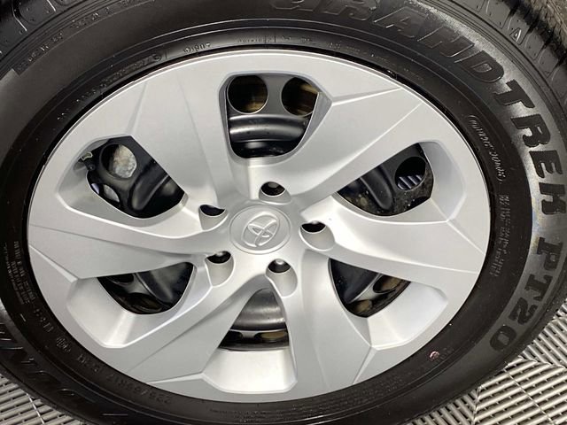 Used 2025 Toyota RAV4 LE image 28