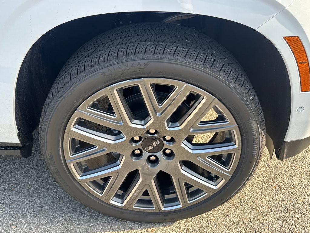 New 2026 GMC Yukon Denali Ultimate AWD/4WD image 13