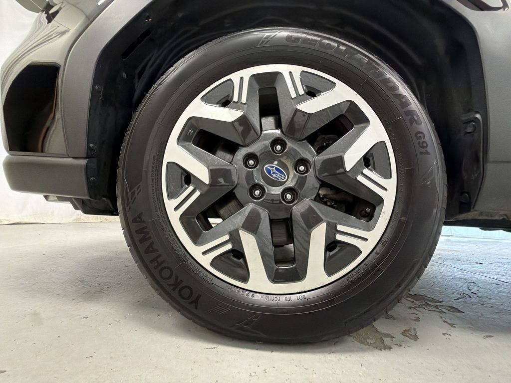 Used 2025 Subaru Forester Premium AWD/4WD image 13