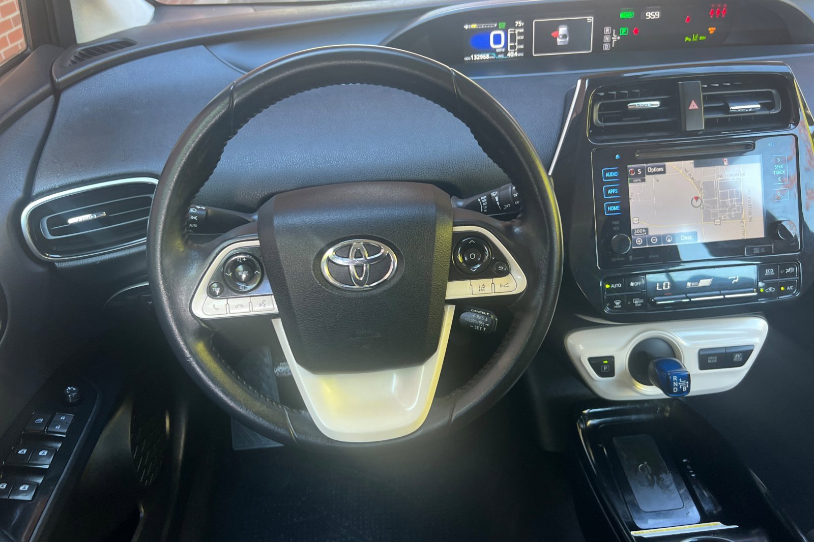 Used 2017 Toyota Prius Three image 16
