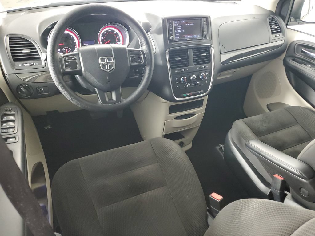 Used 2018 Dodge Grand Caravan SE w/ UConnect Hands-Free Group FWD image 16