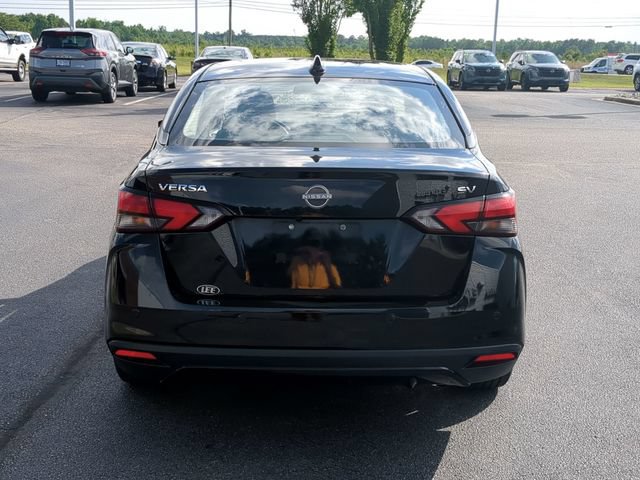 Used 2023 Nissan Versa SV FWD image 4