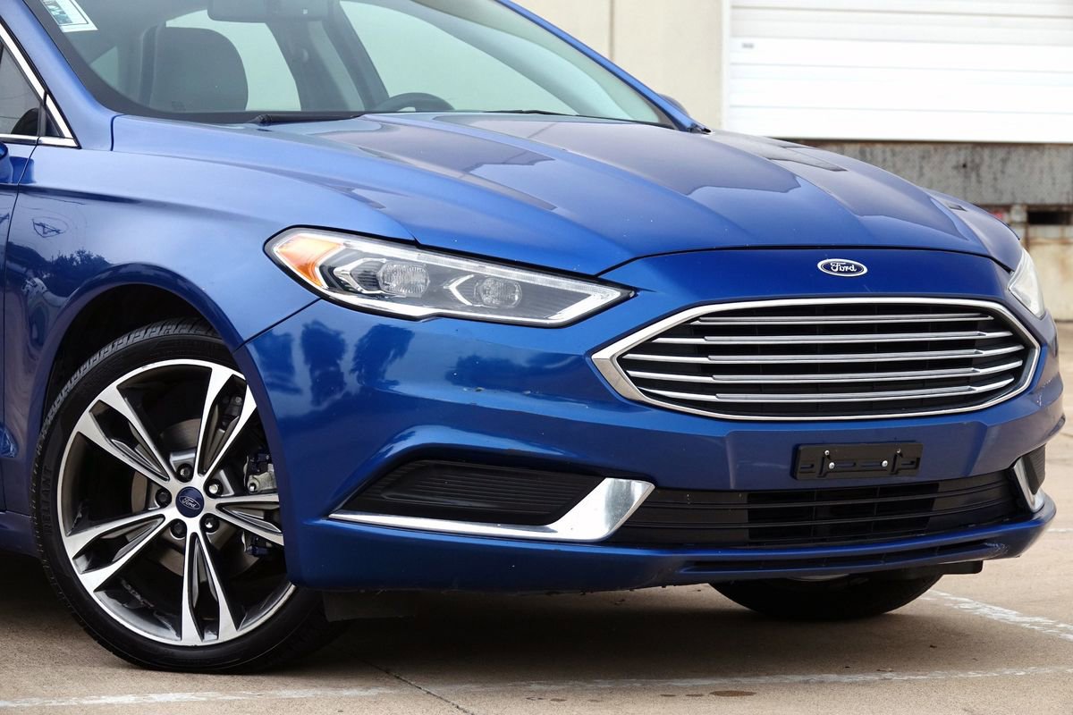 Used 2018 Ford Fusion SE w/ Fusion SE Technology Package image 17