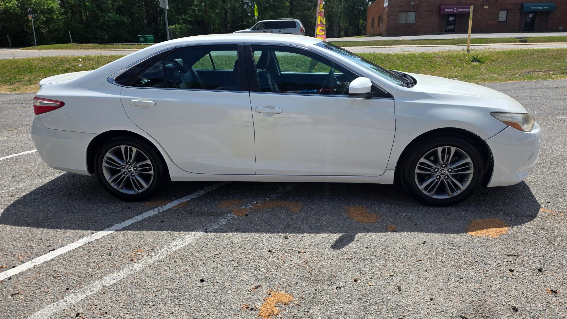Used 2016 Toyota Camry SE FWD image 4