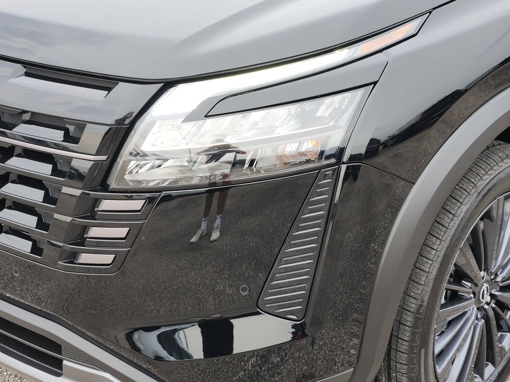 New 2026 Nissan Pathfinder SL w/ SL Premium Package FWD image 5