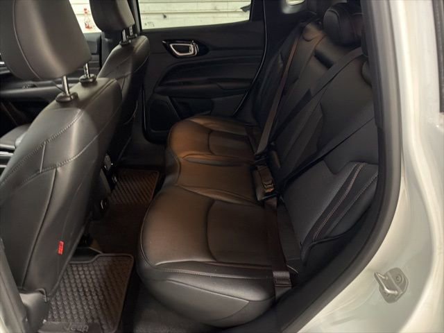 Used 2025 Jeep Compass Trailhawk AWD/4WD image 15
