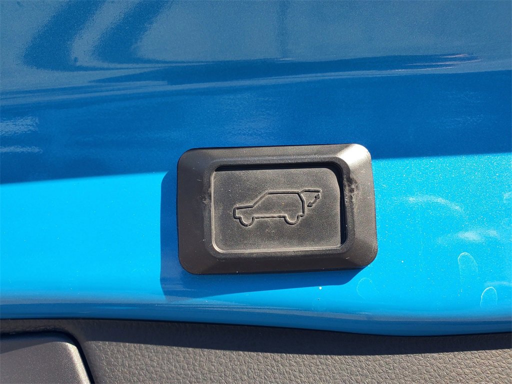 Used 2020 Toyota RAV4 XLE Premium image 8