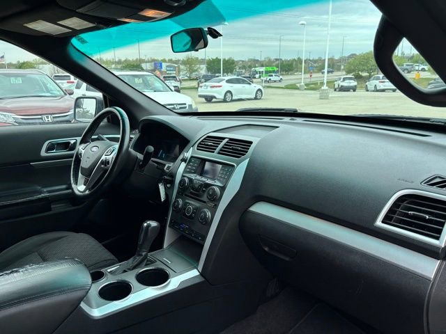 Used 2012 Ford Explorer XLT w/ Class III Trailer Tow Pkg image 16