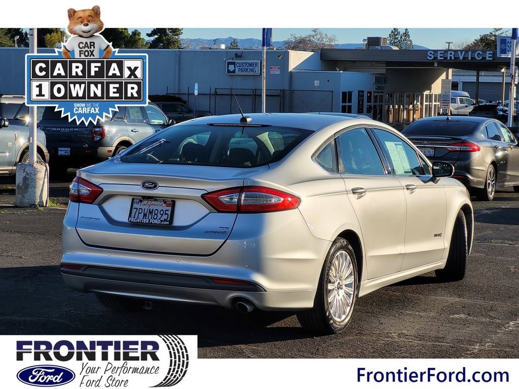 Used 2016 Ford Fusion SE image 4