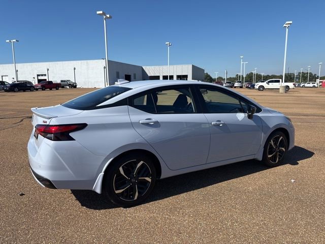 New 2025 Nissan Versa SR w/ Trunk Package image 4