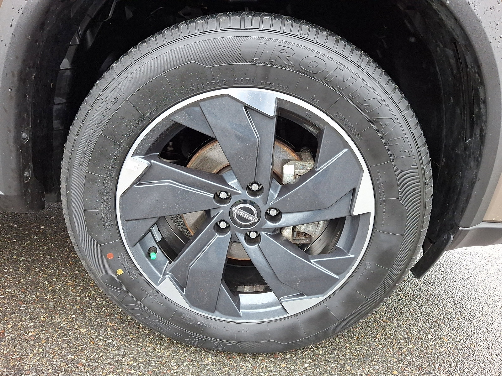 Used 2025 Nissan Rogue SV image 8