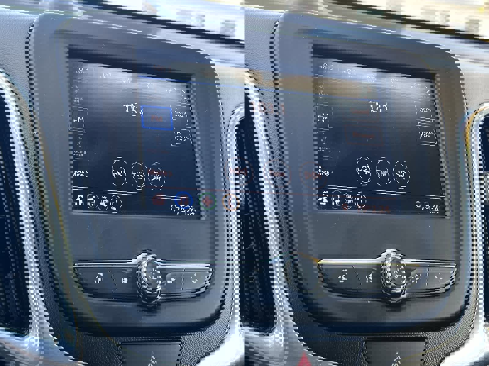 Used 2020 Chevrolet Equinox LT image 19