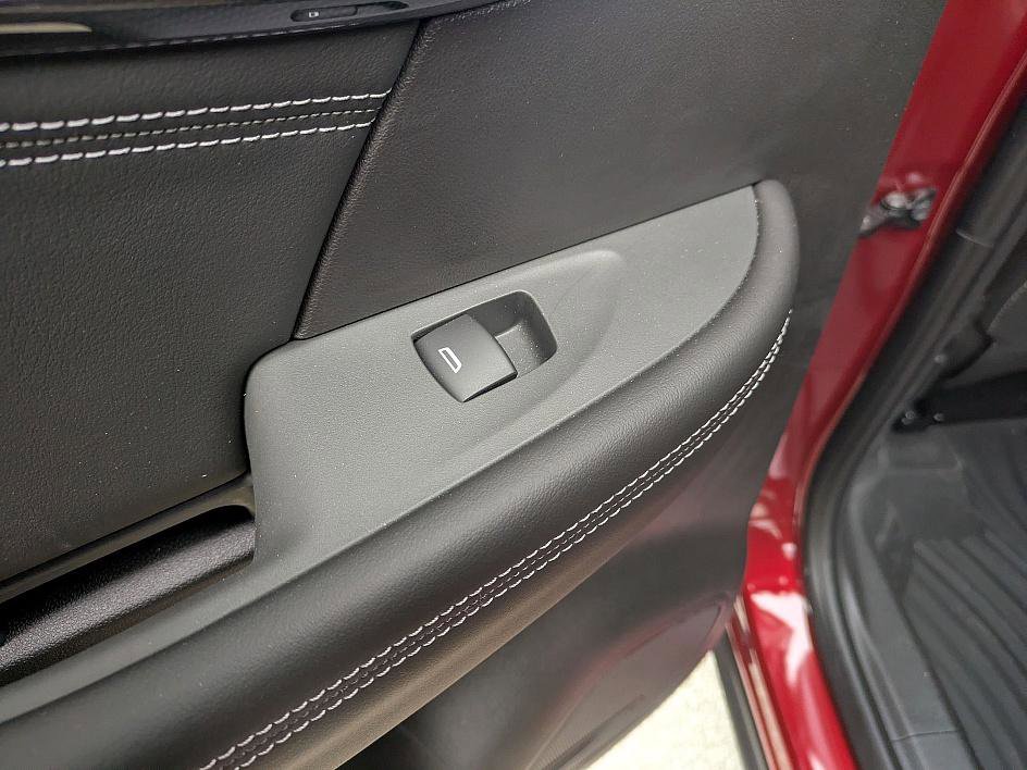 Used 2023 Buick Envision Essence image 25