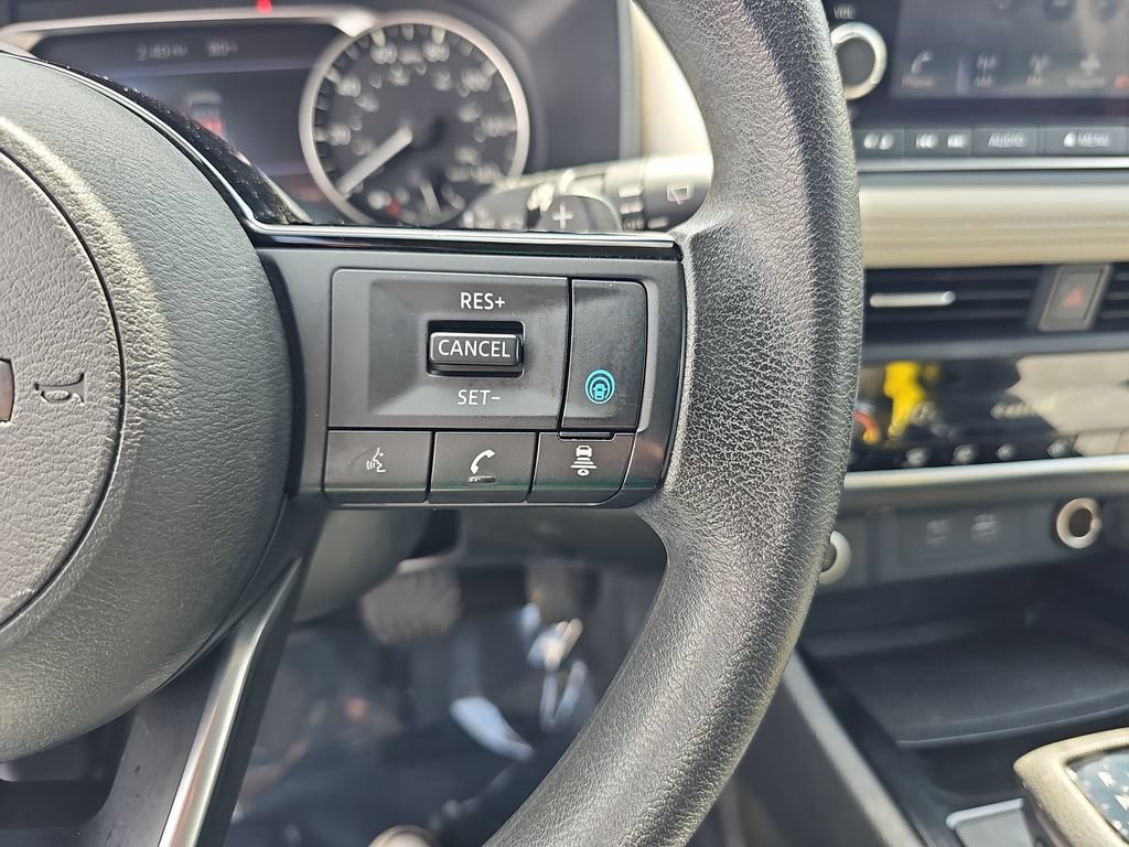 Used 2023 Nissan Rogue SV AWD/4WD image 18