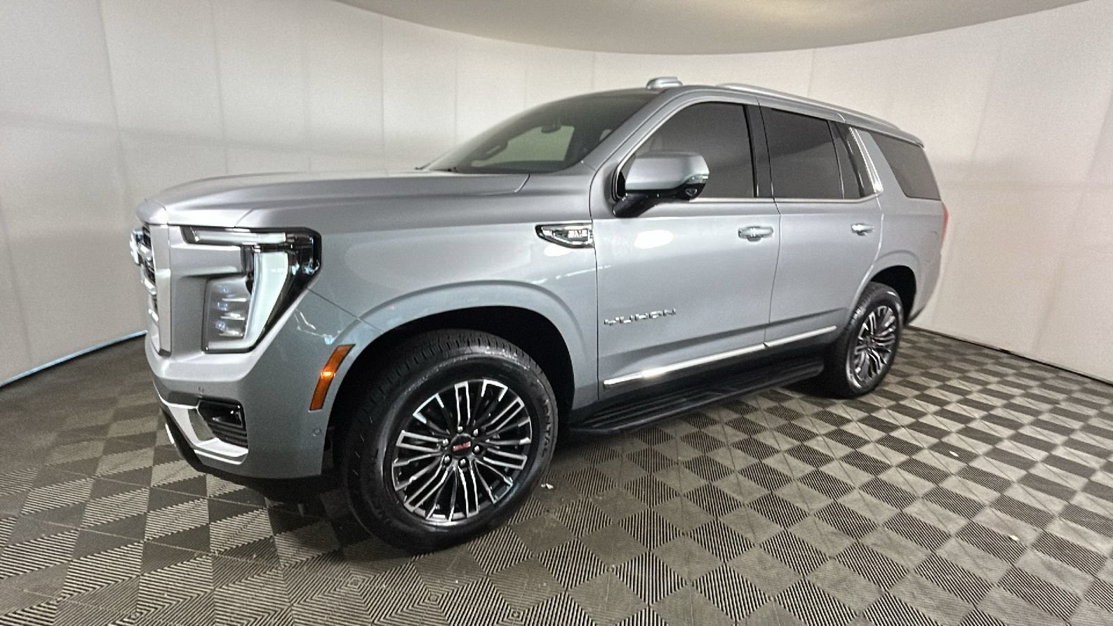 Used 2025 GMC Yukon Elevation w/ LPO, Floor Liner Package AWD/4WD image 8