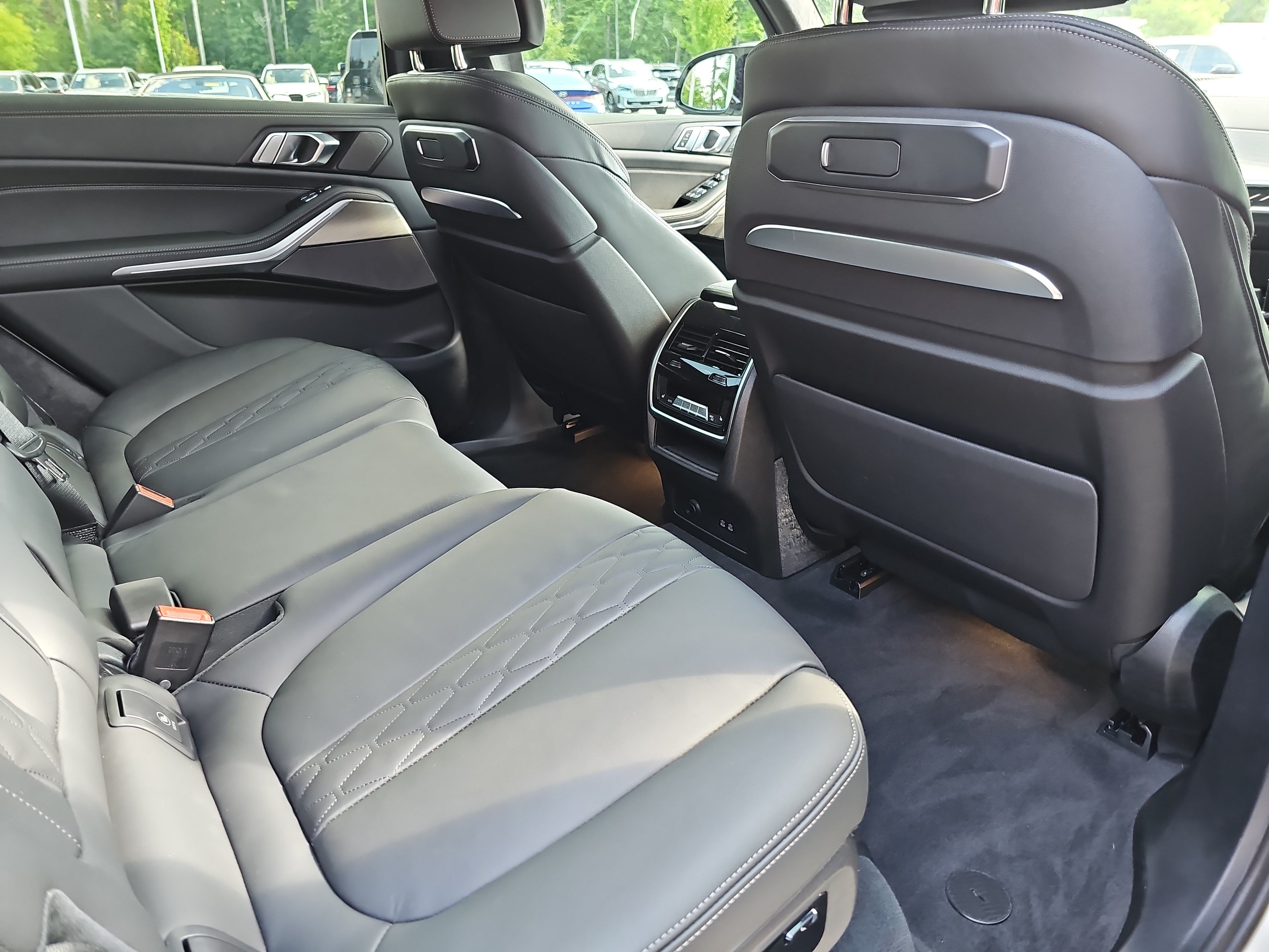 Certified 2025 BMW X7 M60i w/ Executive Package AWD/4WD image 12