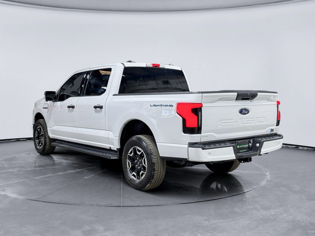 Used 2023 Ford F150 Lightning XLT AWD/4WD image 2