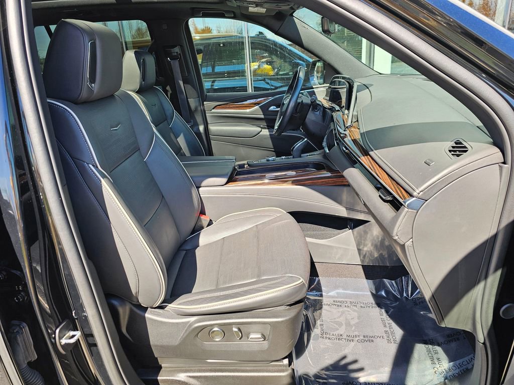 Certified 2023 Cadillac Escalade Premium Luxury w/ Performance Package image 11
