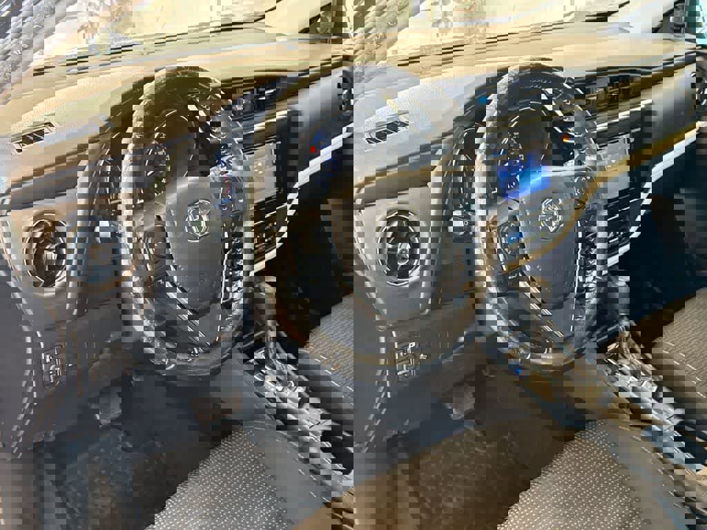 Used 2017 Toyota Corolla iM image 11