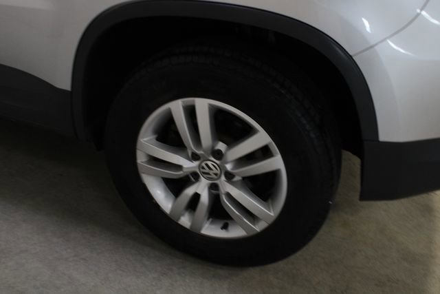 Used 2017 Volkswagen Tiguan S image 27