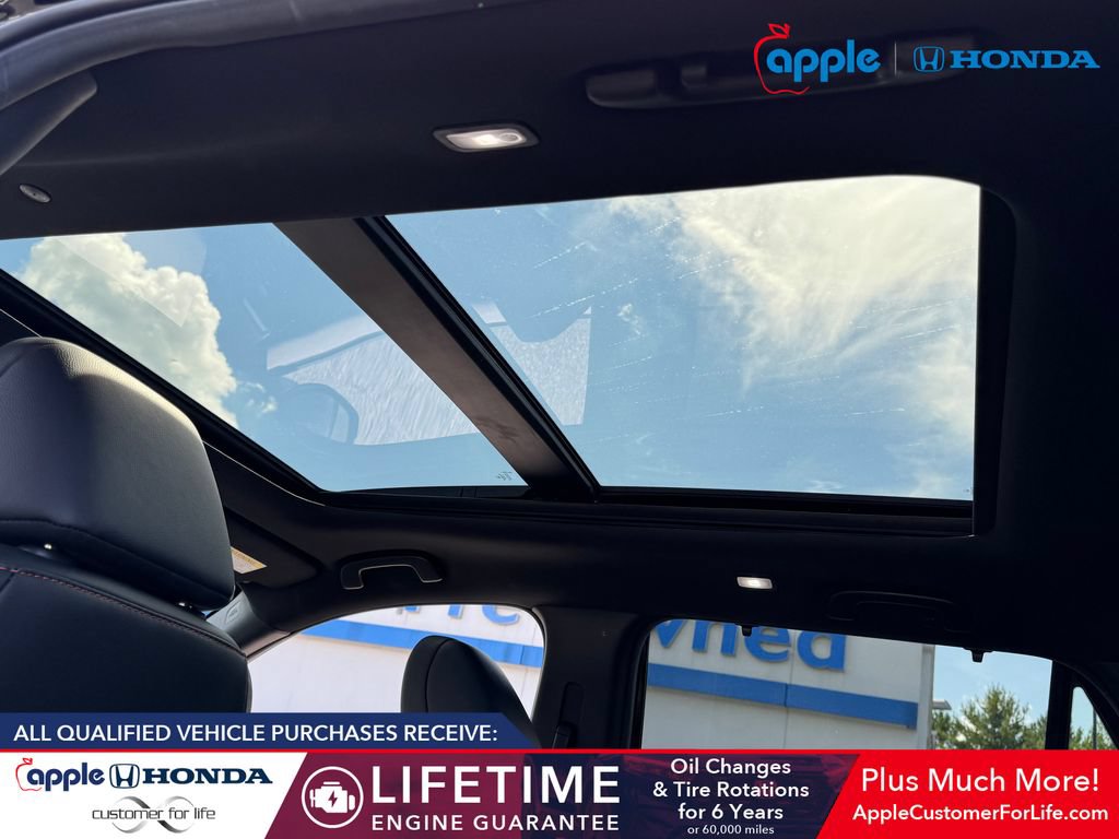 Used 2025 Honda Pilot TrailSport image 18