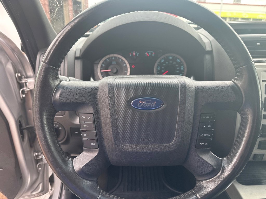 Used 2010 Ford Escape XLT FWD image 21
