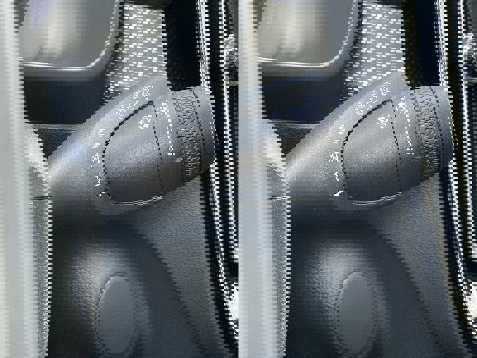 Certified 2022 Volvo XC40 P8 Recharge Plus image 25