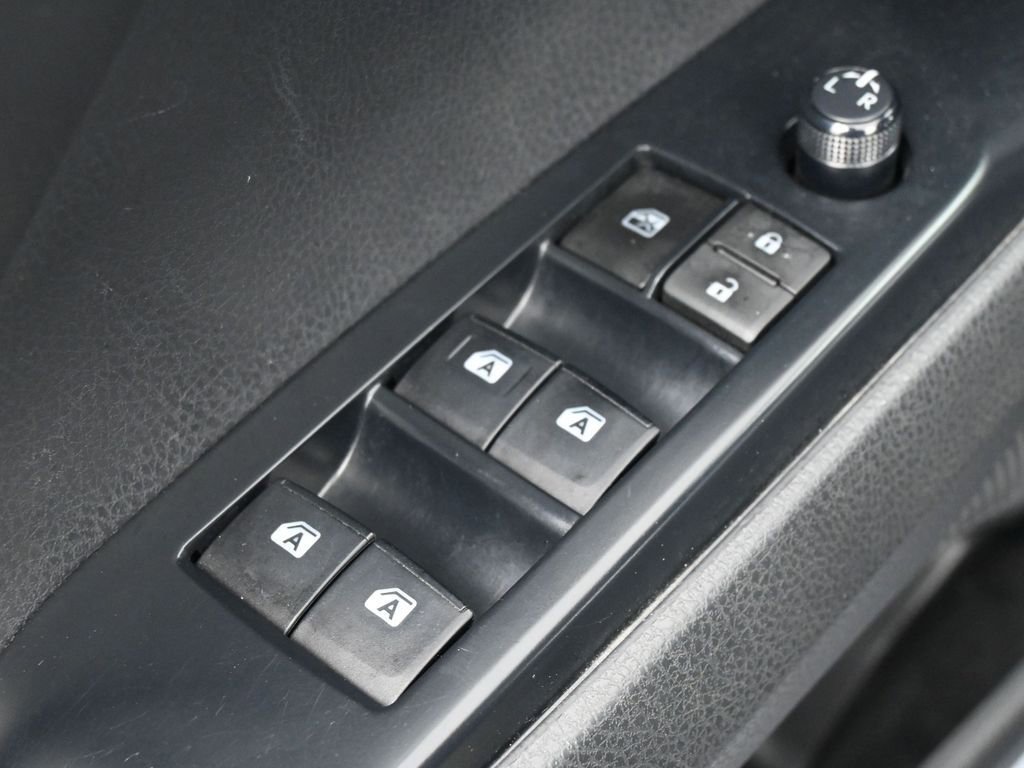 Used 2020 Toyota Camry SE image 14