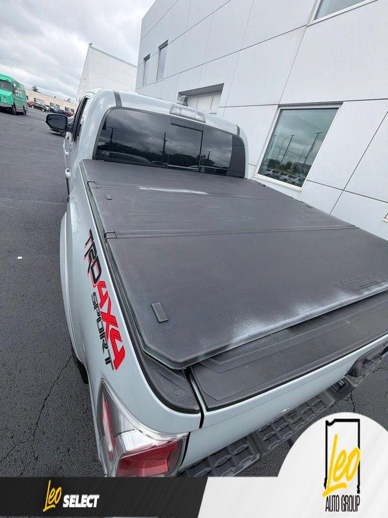 Used 2020 Toyota Tacoma TRD Sport AWD/4WD image 11