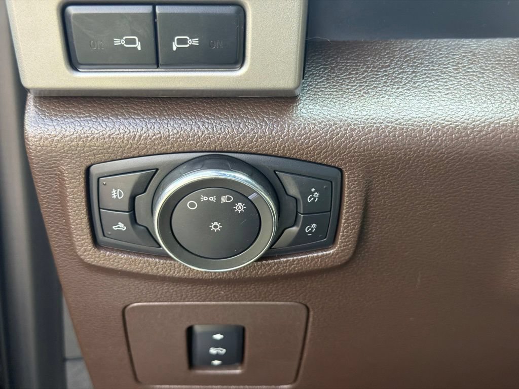 Used 2016 Ford F150 King Ranch w/ Equipment Group 601A Luxury AWD/4WD image 32