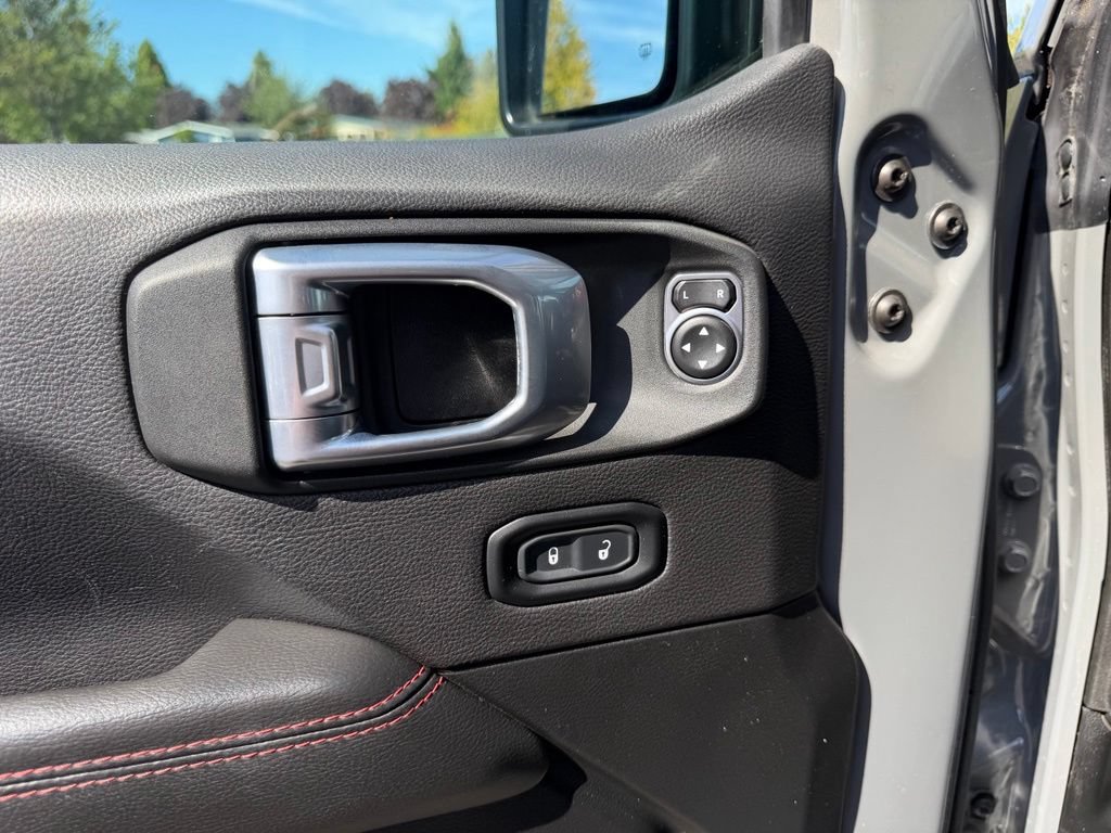 Used 2022 Jeep Gladiator Rubicon w/ Cold Weather Group AWD/4WD image 12