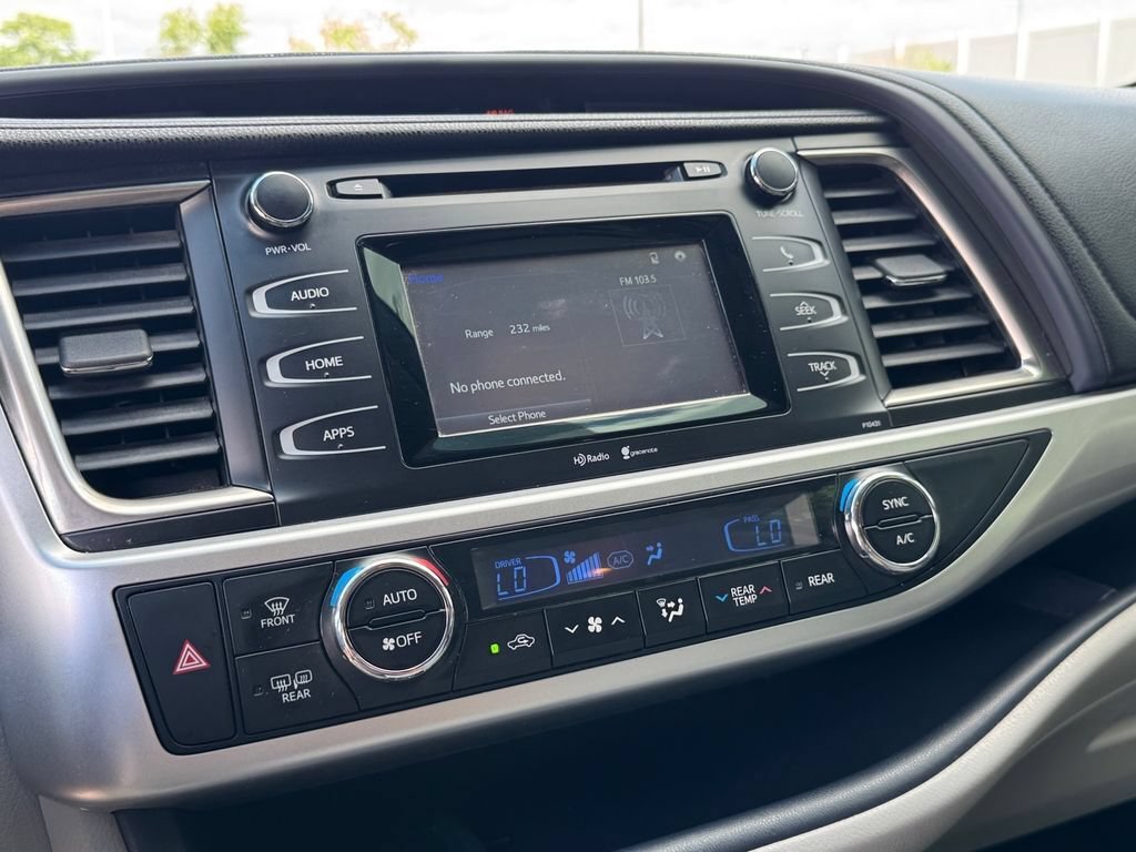 Used 2014 Toyota Highlander Plus w/ Preferred Accessory Package AWD/4WD image 24